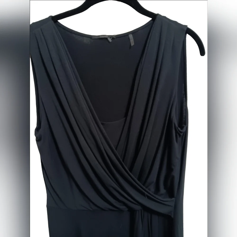 Tahari Black Sleeveless Plunge Sheath Dress